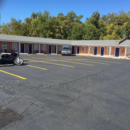 Shaws Komfort Motel Savannah Exterior photo